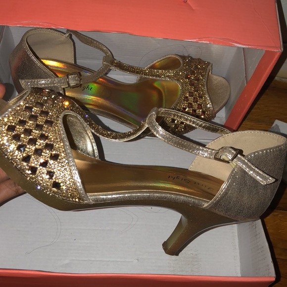 Heels - Picture 3 of 7